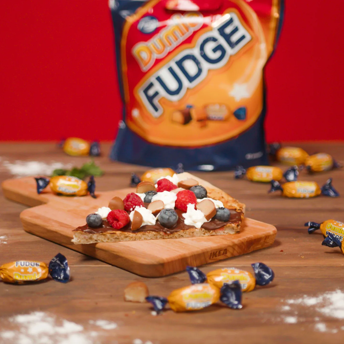 Dumle Fudge dessert pizza